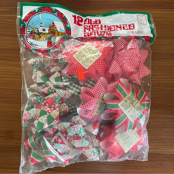 Vintage Berwick Old Fashioned Self-Stick Holiday Bows / Christmas Bows - 12 Bows - Picture 2 of 9